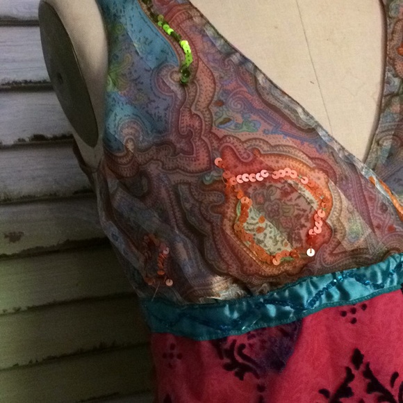 embellished colored top - - Picture 5 of 8